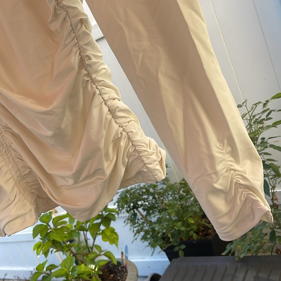 Rachel Parcell - Ivory Long Sleeve Ruched Mock Neck - Picture 9 of 16